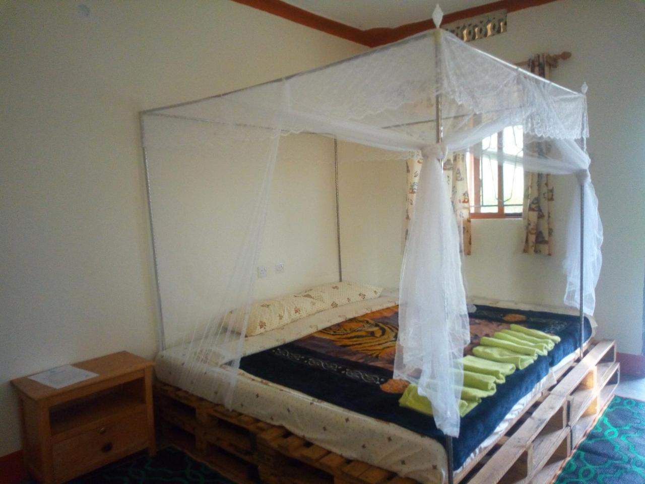The Elephant Home Katunguru Dış mekan fotoğraf